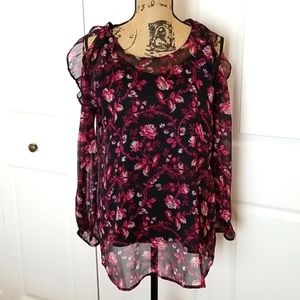 💟Beautiful Old Navy blouse (NWOT)